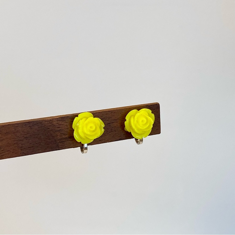 【CLIP ON】 4/$15 Neon Lemon Yellow Rose Flower Clip On Earrings